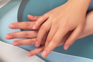 Japoniškas manikiūras – natūralus grožis ir rankų priežiūra iš Tekančios Saulės šalies. Kam jis rekomenduojamas?
