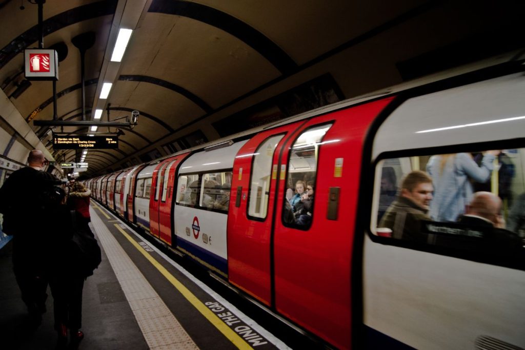 Sausio 10-ąją Londono metro sukanka 162 metai!