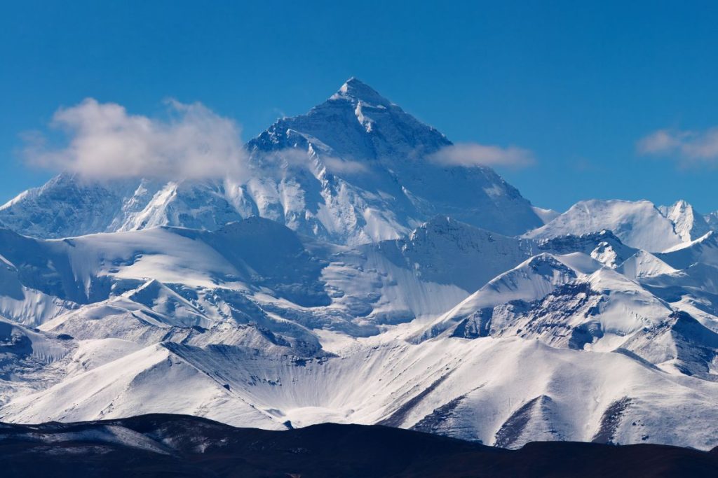 sausio 11 d. 2008 m. sulaukęs 88 metų amžiaus mirė Seras Edmund Hillary - pirmasis į Everestą įkopęs žmogus.