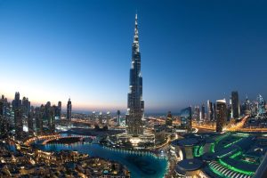 2010 m. šeichas Mohammad bin Rashed al-Maktoum (Mohamadas bin Rašidas Maktumas), Dubajaus valdovas ir JAE premjeras, oficialiai atidarė aukščiausią pasaulyje pastatą „Burj Khalifa“