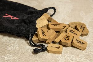 Sėkmės runa – jūsų raktas į gyvenimo pergalę. Kaip šis senovės simbolis gali padėti atrasti sėkmę šiandien?