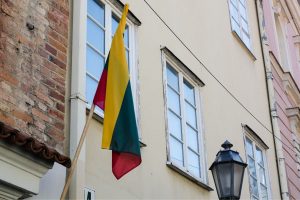 Sausio 21 įvestas vėliavos kėlimas