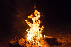 Vėlinių burtai: laužai