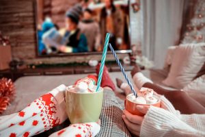Kalėdinis filmas – ne tik vaikų tradicija: 10 šventinių juostų, kurios tikrai sužavės