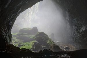 Šon Dungas (Son Doong) Vietname – urvas, turintis savo nuosavas džiungles ir debesų sistemą